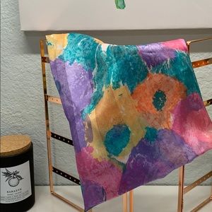 SCARF - Made in Italy 🇮🇹 Stunning 34“ x 34” SQ.